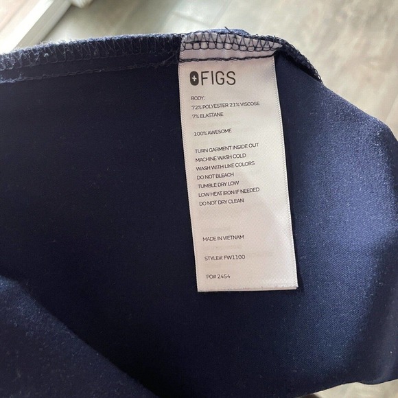 Figs Women's Navy Scrub Top - Picture 6 of 6